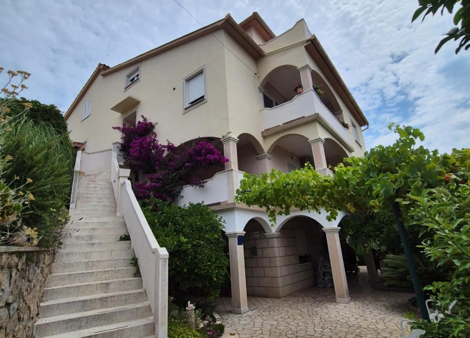 Πανσιόν Guesthouse Goga Banjol